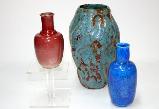 Bert-Nienhuis, unicum-vazen, links 1949 (coll. Bert-Jan Baas), midden 1916, Japonaiserie (legaat M. A. Kikkert-Verheus, coll. KMG), rechts 1938 (coll. Bert-Jan Baas)