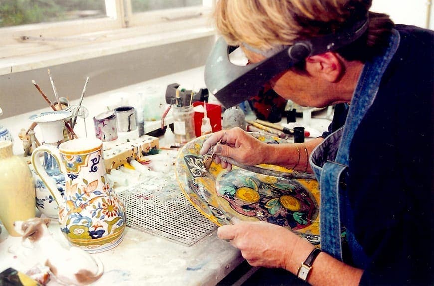 Restauratrice Hanne Friederichs aan het werk (Fotografie: www.dekoppele.nl)